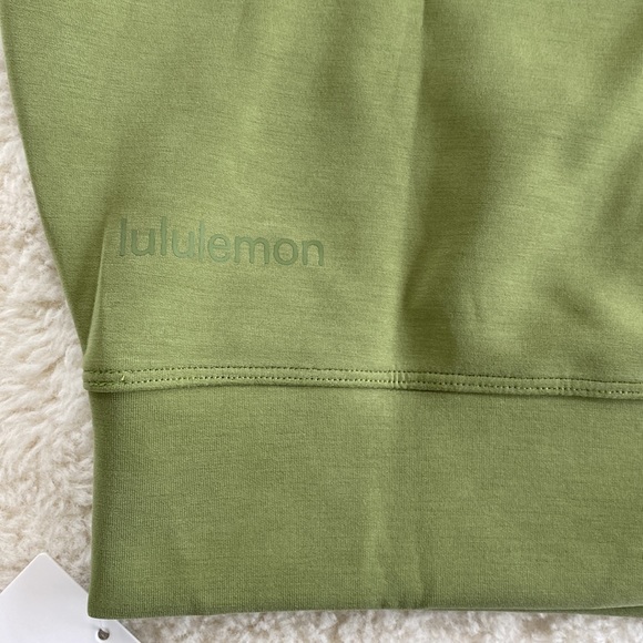 ❤️ Lululemon Perfectly Oversized Cropped Crew *Softstreme™ Green Foliage NWT - Picture 5 of 6